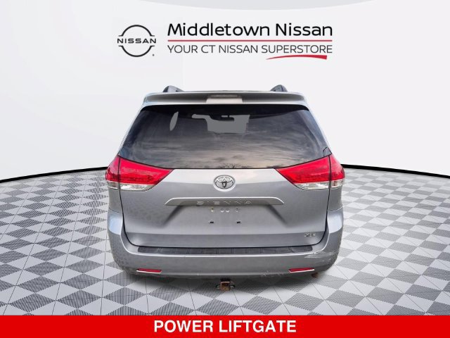 Used 2014 Toyota Sienna XLE FWD image 4