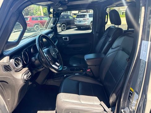 Used 2020 Jeep Wrangler Unlimited Sahara AWD/4WD image 15