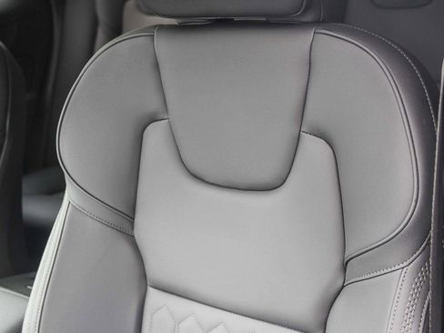 Certified 2026 Volvo XC60 B5 Plus w/ Climate Package image 28