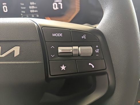 Used 2025 Kia K4 LXS image 15