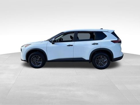 Used 2024 Nissan Rogue S FWD image 4