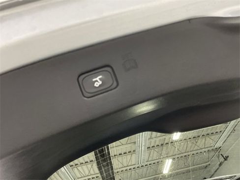 Used 2024 Ford Edge Titanium image 16