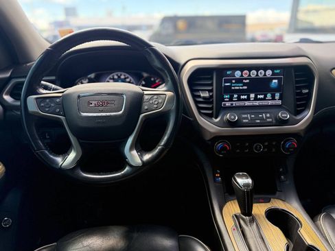 Used 2018 GMC Acadia Denali w/ Technology Package AWD/4WD image 9