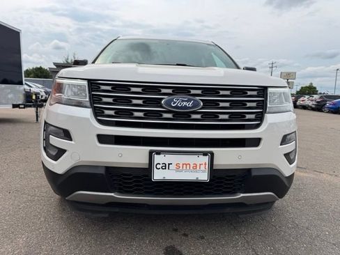 Used 2017 Ford Explorer XLT w/ Equipment Group 202A AWD/4WD image 2