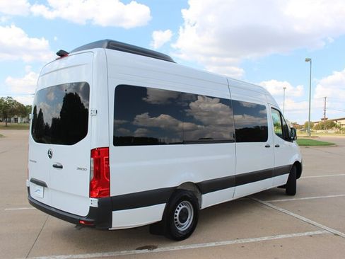 Used 2025 Mercedes-Benz Sprinter 2500 image 5