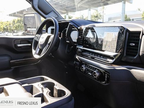 Used 2025 GMC Sierra 3500 SLE w/ SLE Convenience Package AWD/4WD image 16