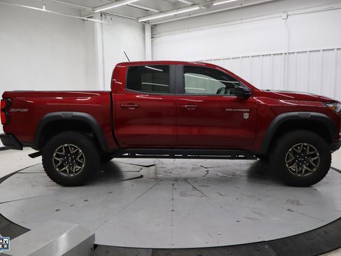 Used 2024 Chevrolet Colorado ZR2 w/ ZR2 Convenience Package III image 2