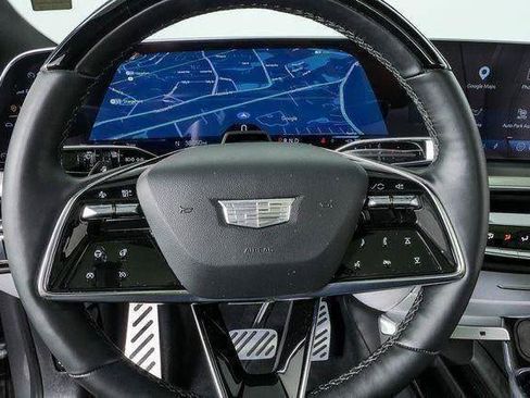Used 2023 Cadillac Lyriq 2WD image 11