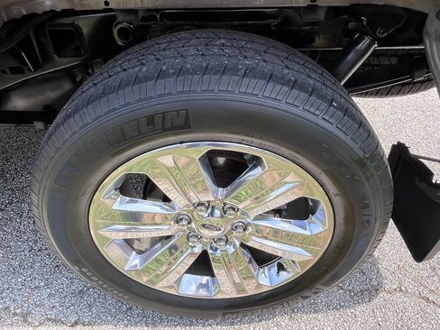 Used 2015 Ford F150 XLT w/ Equipment Group 302A Luxury AWD/4WD image 20