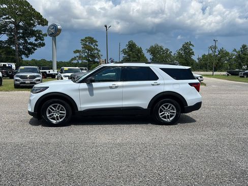 New 2026 Ford Explorer Active w/ Active Comfort Package RWD image 3