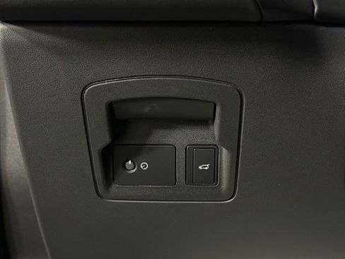 New 2026 Land Rover Range Rover Velar Dynamic SE image 39