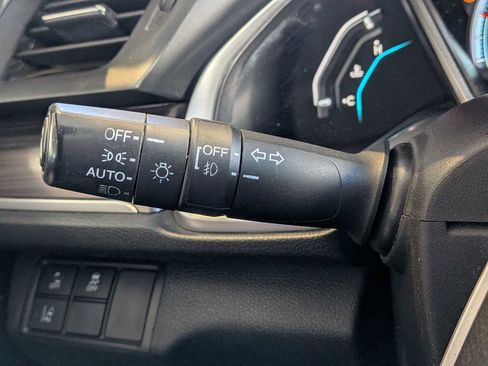 Certified 2019 Honda Civic EX image 27