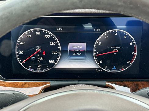 Used 2018 Mercedes-Benz E 300 4MATIC image 23