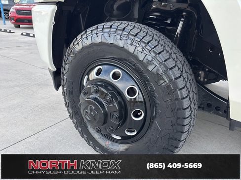 Used 2024 RAM 3500 Limited image 4