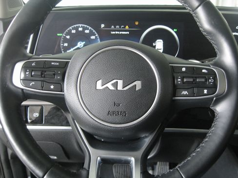 Used 2024 Kia Sportage SX Prestige image 12