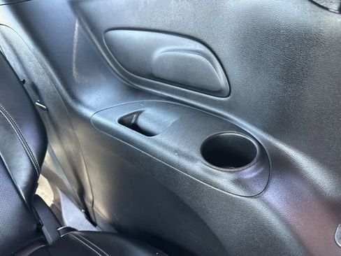 Used 2025 Chrysler Pacifica Select FWD image 35