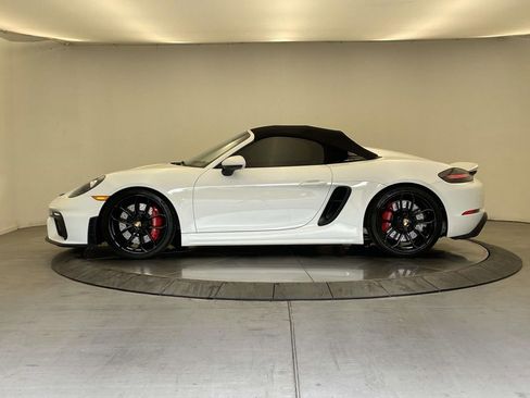 Used 2021 Porsche 718 Boxster Spyder RWD image 2