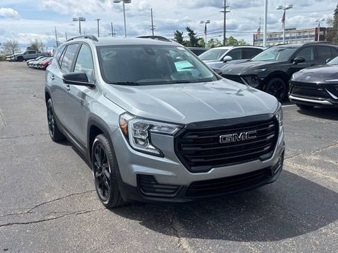 Certified 2023 GMC Terrain SLE w/ Driver Convenience Package FWD image 3