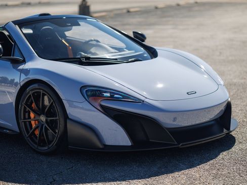 Used 2016 McLaren 675LT Spider image 39
