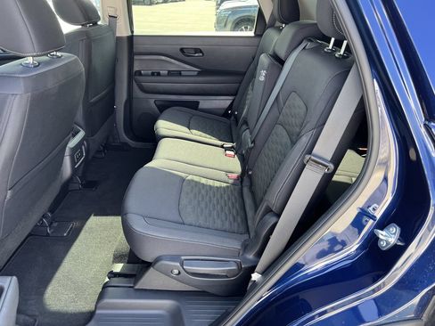 Used 2026 Nissan Pathfinder SV FWD image 10