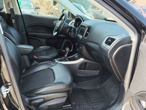 Used 2019 Jeep Compass Latitude image 13