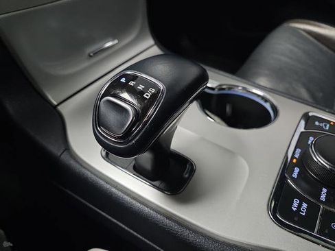 Used 2015 Jeep Grand Cherokee Overland image 22