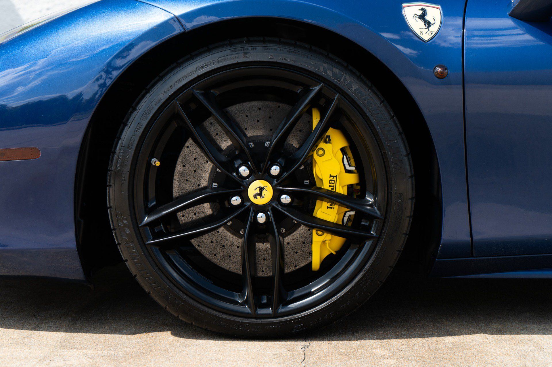 Used 2018 Ferrari 488 GTB RWD image 35