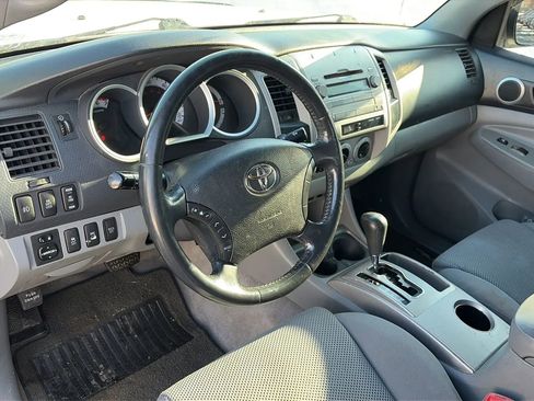 Used 2011 Toyota Tacoma 4x4 Double Cab image 10
