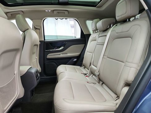 Used 2022 Lincoln Corsair AWD w/ Premium Package image 27