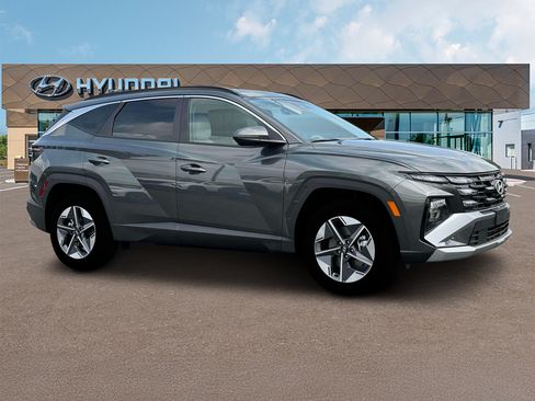 Certified 2025 Hyundai Tucson SEL AWD/4WD image 10
