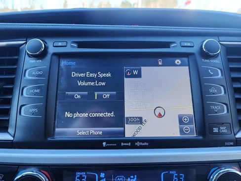 Used 2019 Toyota Highlander XLE AWD/4WD image 17