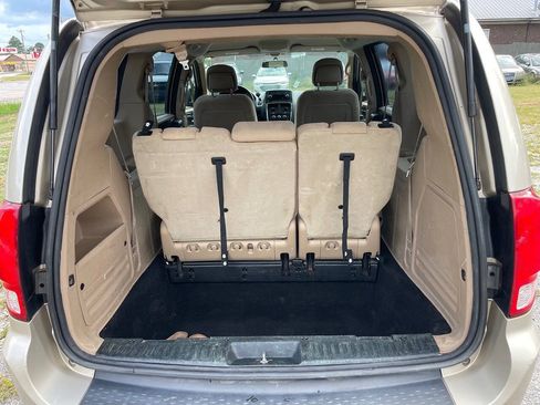 Used 2014 Dodge Grand Caravan American Value Package FWD image 12