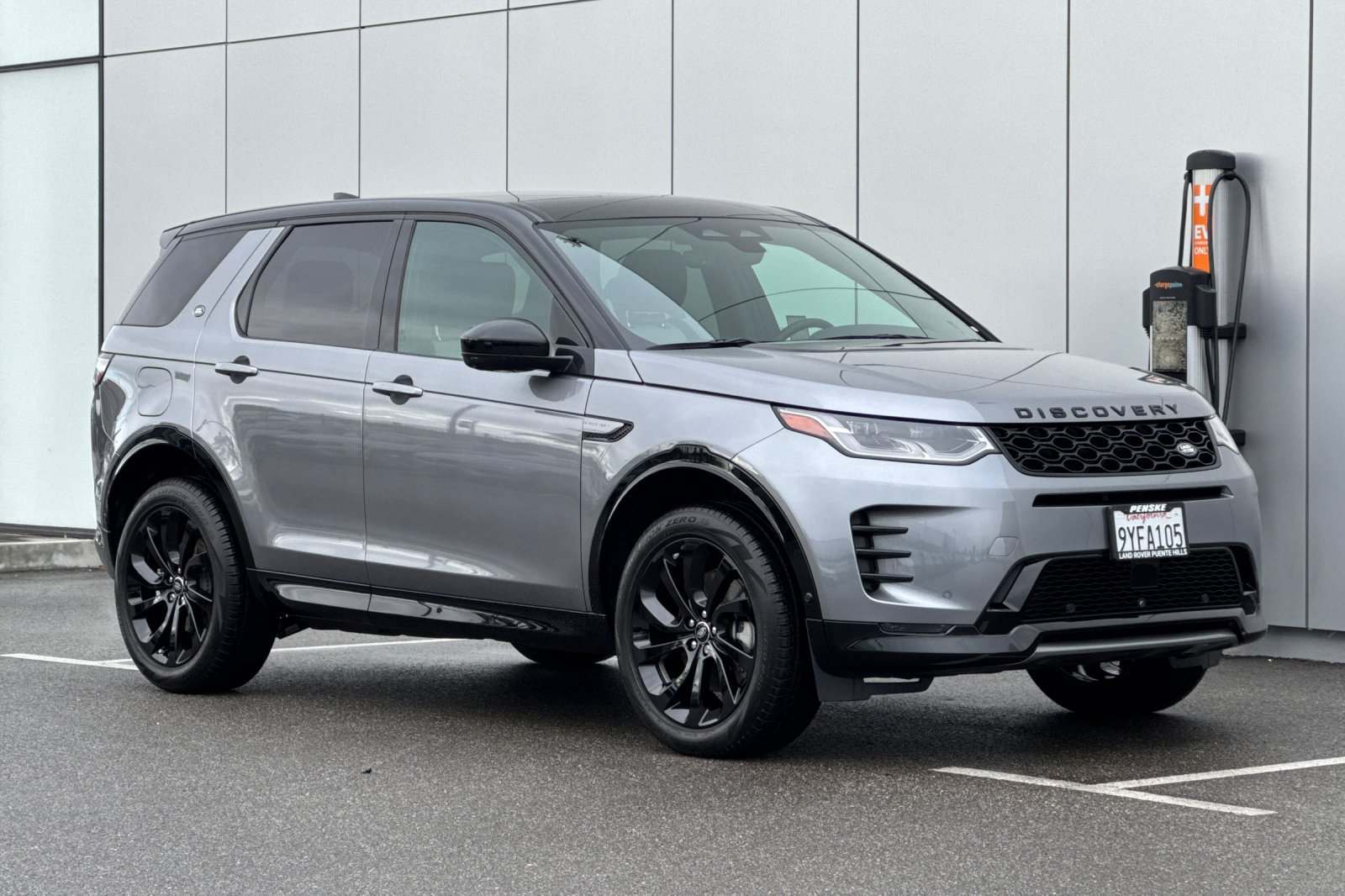 Used 2025 Land Rover Discovery Sport Dynamic SE AWD/4WD image 7