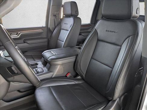 Used 2024 GMC Sierra 3500 Denali w/ Denali Reserve Package image 17