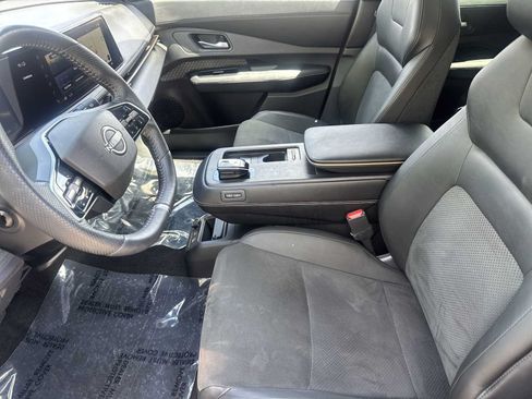 Used 2023 Nissan Ariya FWD image 14