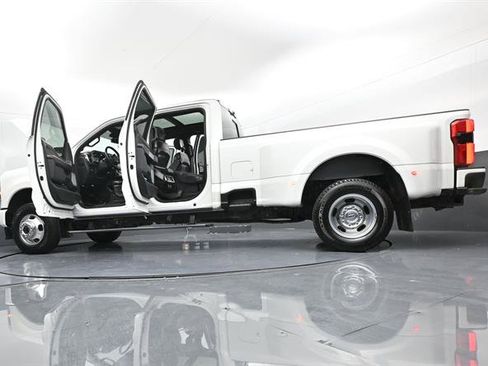 Certified 2024 Ford F350 Platinum AWD/4WD image 51