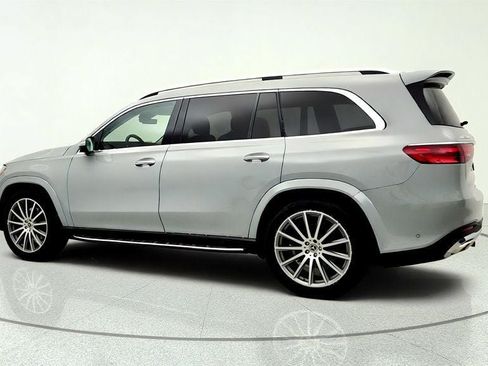 Used 2024 Mercedes-Benz GLS 580 4MATIC w/ E-Active Body Control Package image 7