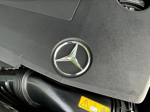 Used 2022 Mercedes-Benz GLC 300 4MATIC w/ Premium Package Lite image 33