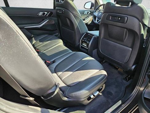 Used 2022 BMW X7 xDrive40i w/ Parking Assistance Package AWD/4WD image 20