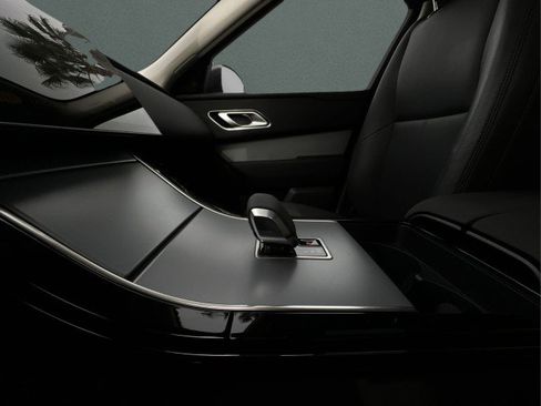 Used 2024 Land Rover Range Rover Velar S image 24