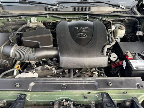 Used 2021 Toyota Tacoma SR5 w/ Trail Edition image 25