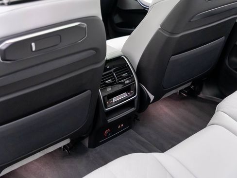 Certified 2026 BMW X7 xDrive40i w/ M Sport Package AWD/4WD image 21