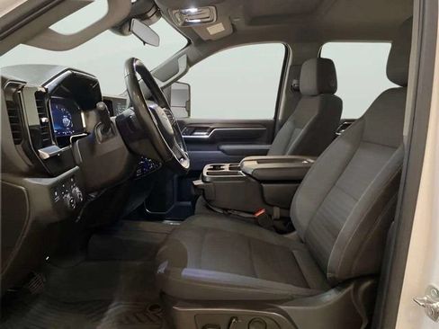 Used 2025 Chevrolet Silverado 2500 LT AWD/4WD image 17