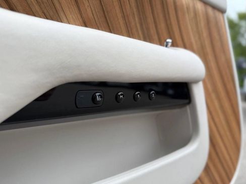 Used 2015 Rolls-Royce Wraith RWD image 21