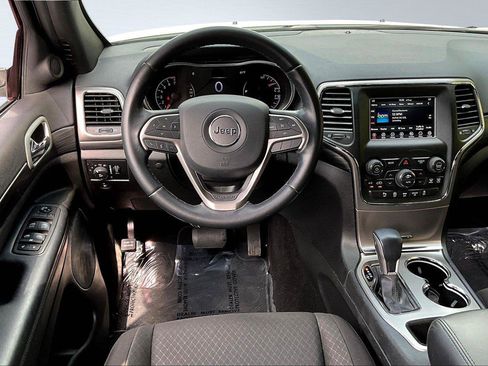 Used 2021 Jeep Grand Cherokee Laredo AWD/4WD image 10