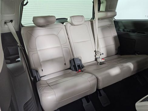 Used 2022 Lincoln Navigator Reserve image 21