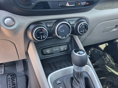 New 2026 Hyundai Venue SEL FWD image 25