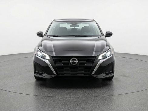 Used 2025 Nissan Altima 2.5 SV image 2