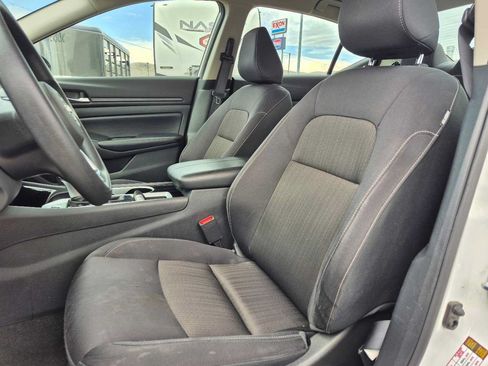 Used 2024 Nissan Altima 2.5 SV FWD image 7