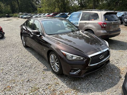 Used 2019 INFINITI Q50 Luxe image 1